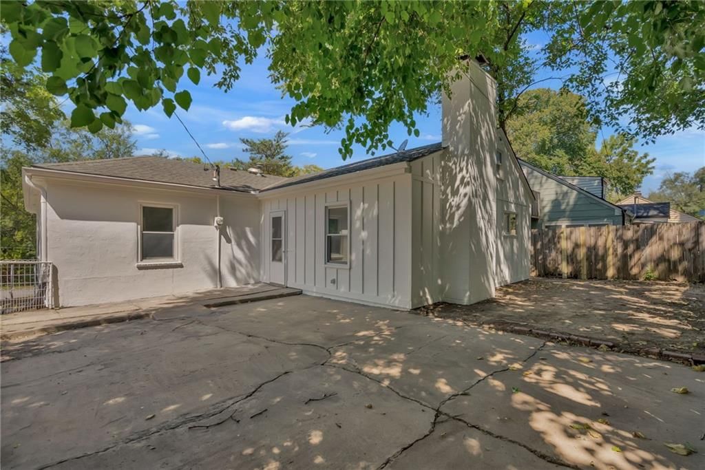 Photo 24 of 24 - 2663 Grandview Boulevard, Kansas City, KS 66102