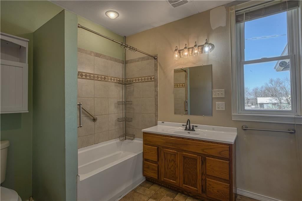 400 S Washington Street — photo 18