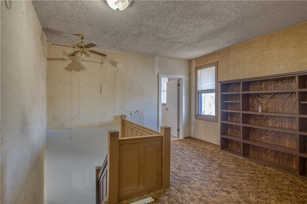 400 S Washington Street — photo 19