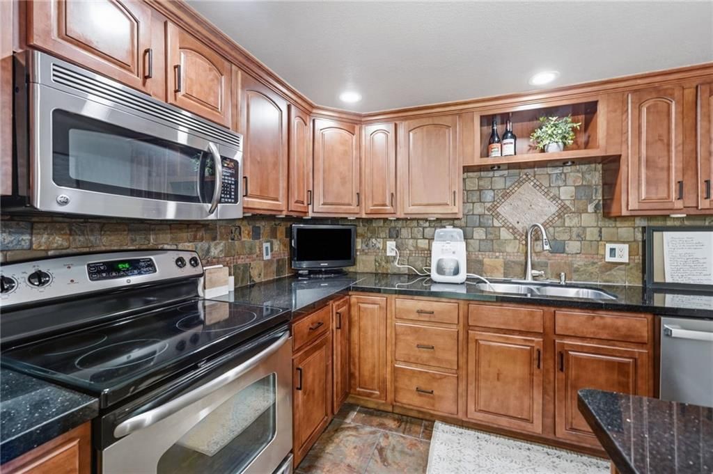 5330 Rosewood Street — photo 14