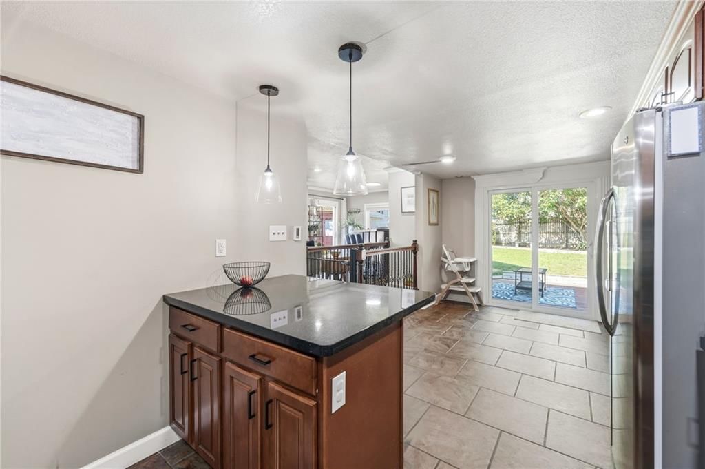 5330 Rosewood Street — photo 15