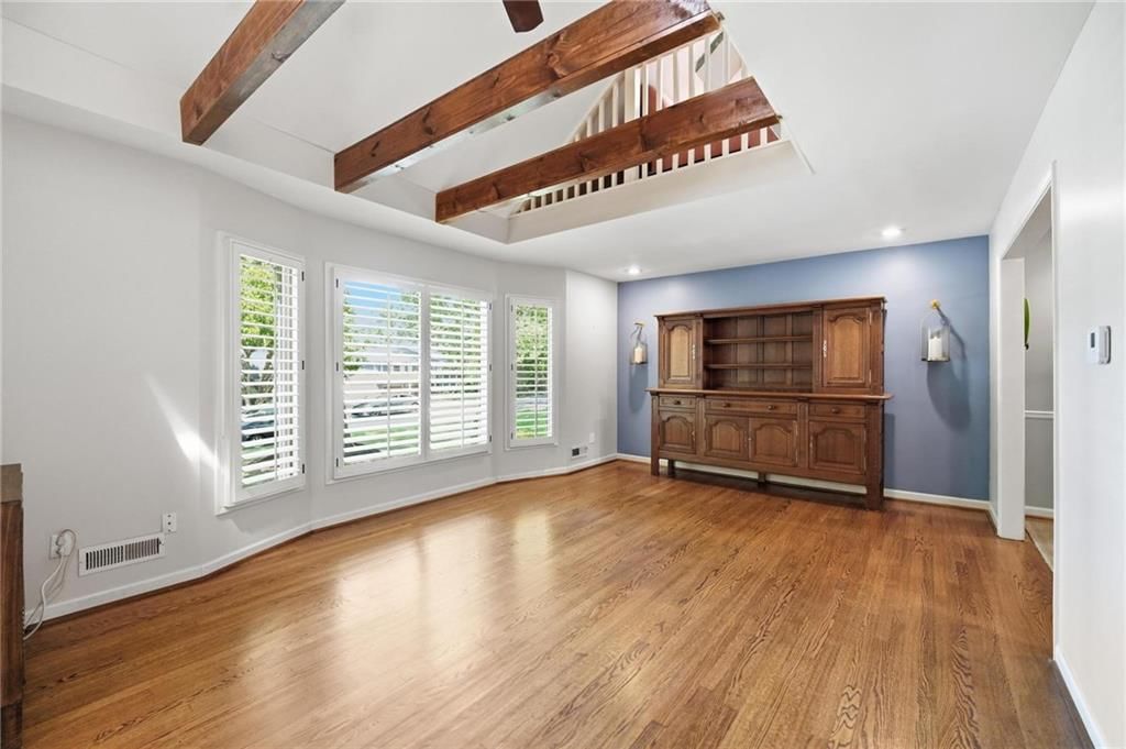 Photo 7 of 62 - 5405 W 80th Street, Prairie Village, KS 66208