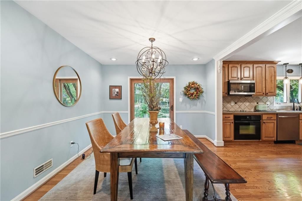 Photo 11 of 62 - 5405 W 80th Street, Prairie Village, KS 66208