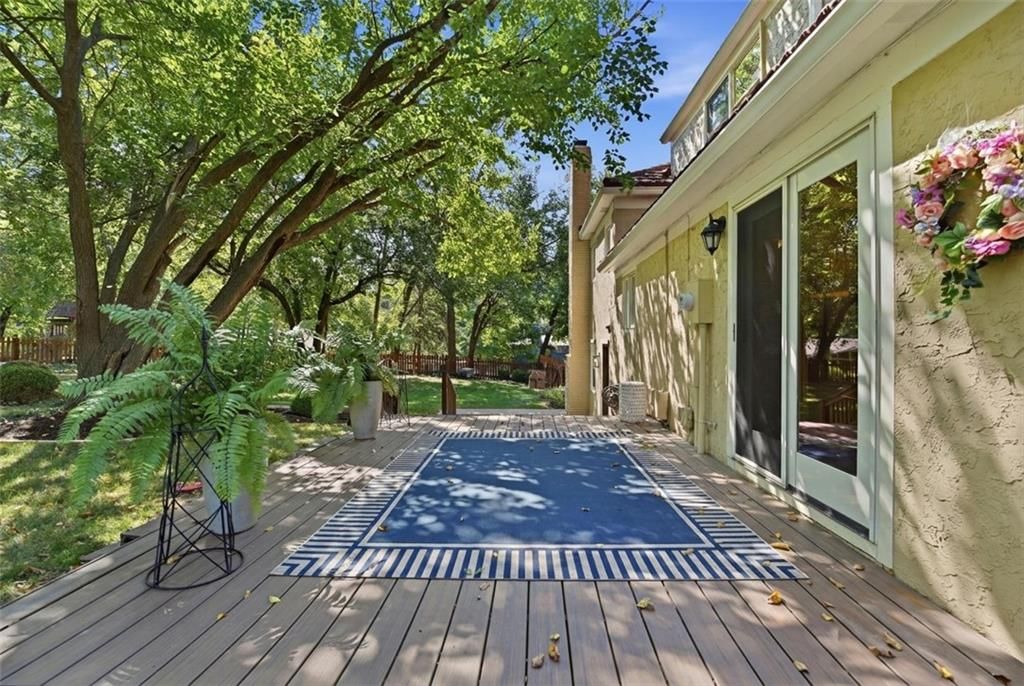 Photo 12 of 62 - 5405 W 80th Street, Prairie Village, KS 66208