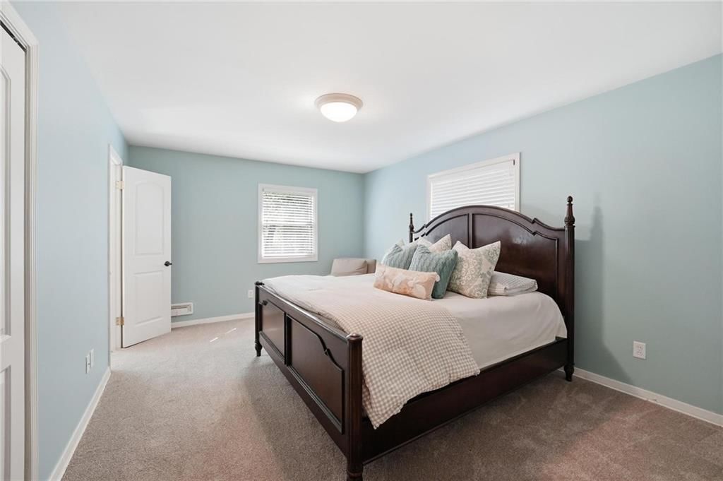 Photo 21 of 62 - 5405 W 80th Street, Prairie Village, KS 66208