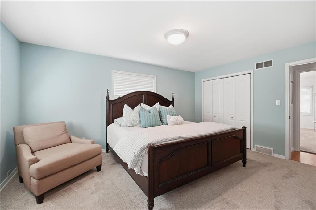 Photo 22 of 62 - 5405 W 80th Street, Prairie Village, KS 66208