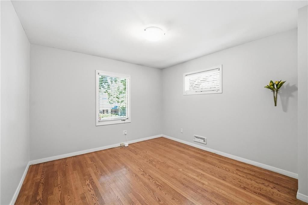 Photo 24 of 62 - 5405 W 80th Street, Prairie Village, KS 66208