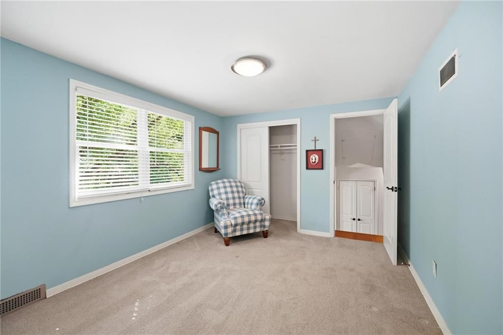 Photo 32 of 62 - 5405 W 80th Street, Prairie Village, KS 66208