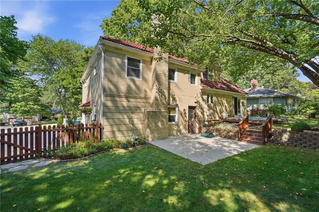 Photo 51 of 62 - 5405 W 80th Street, Prairie Village, KS 66208