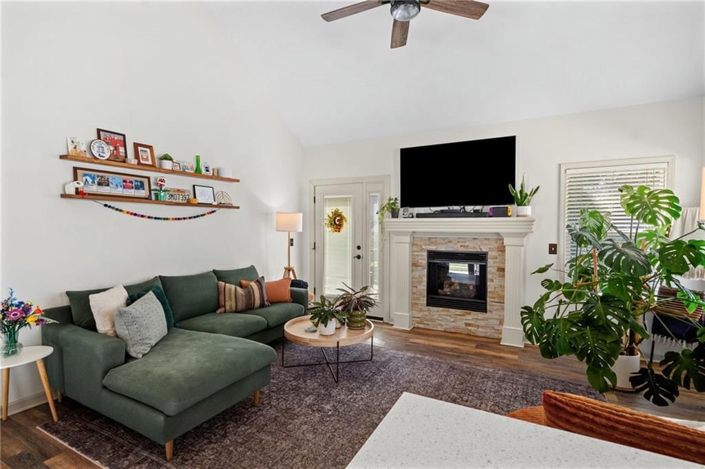 701 N Rockwell Avenue — photo 3