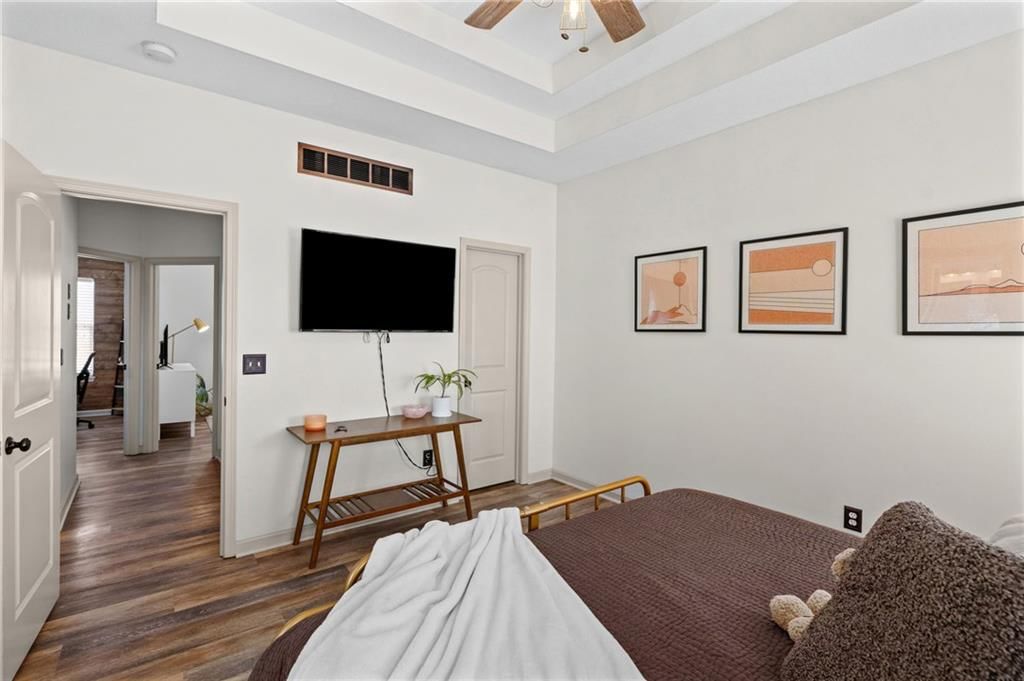701 N Rockwell Avenue — photo 13