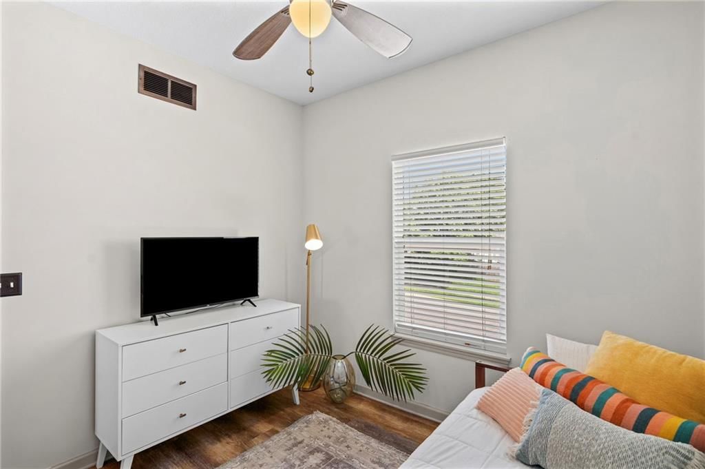 701 N Rockwell Avenue — photo 18