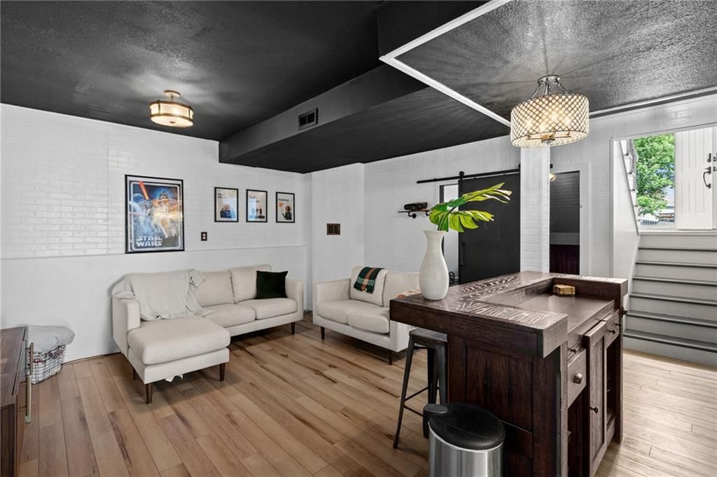 701 N Rockwell Avenue — photo 25