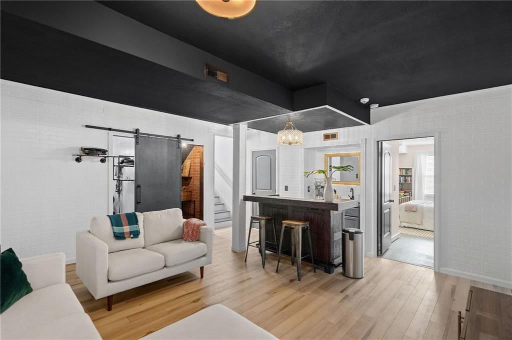 701 N Rockwell Avenue — photo 26