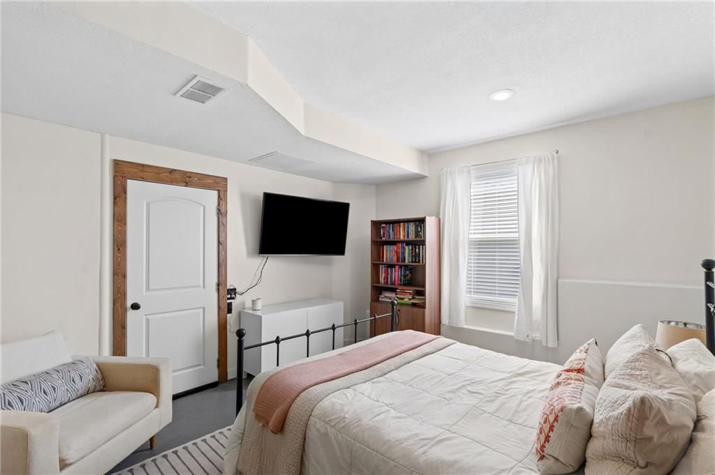 701 N Rockwell Avenue — photo 27