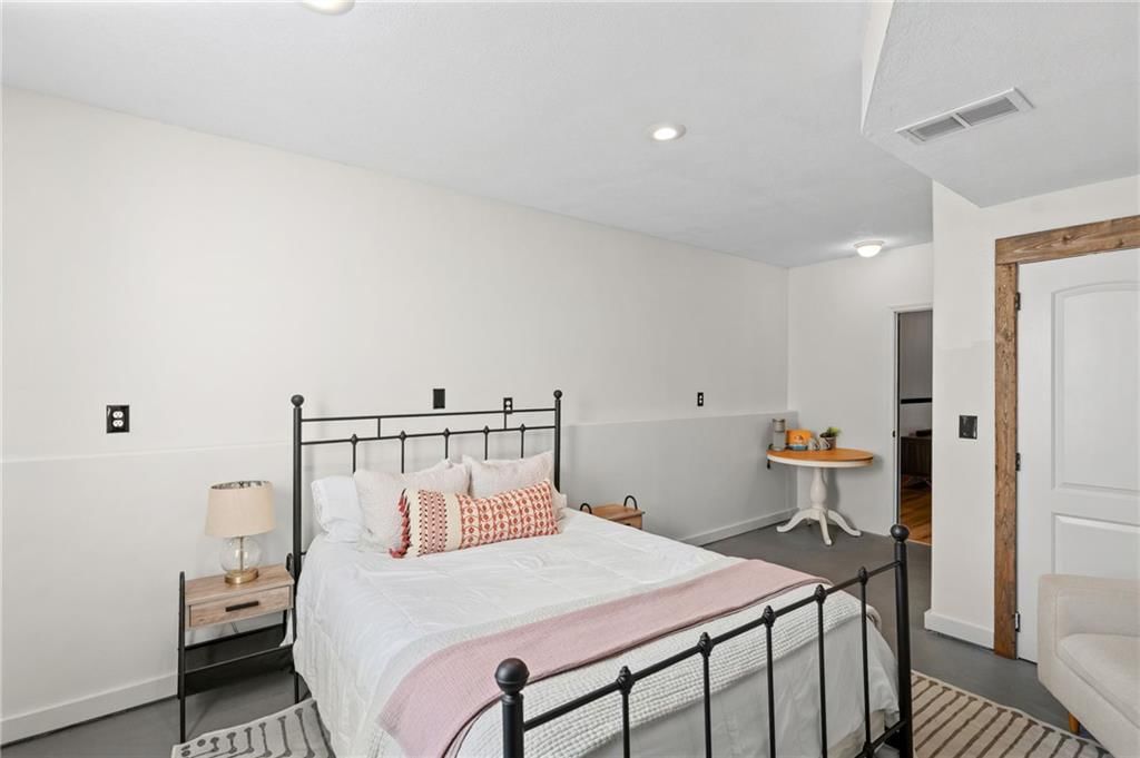 701 N Rockwell Avenue — photo 28