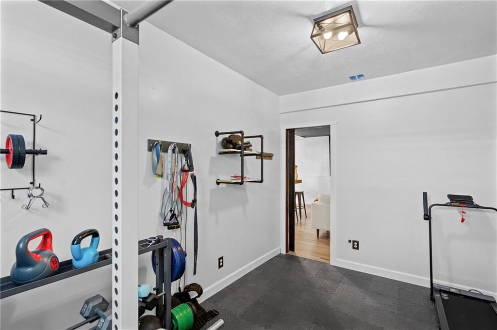 701 N Rockwell Avenue — photo 30