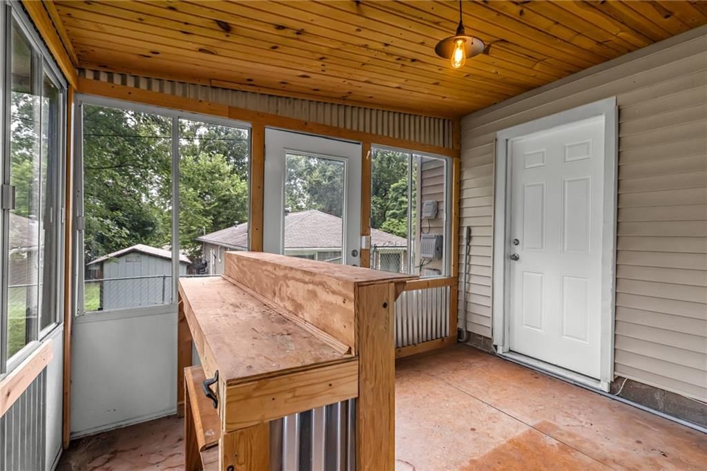 2506 NE 46th Street — photo 21