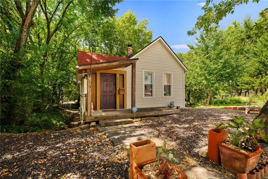 2920 Belleview Avenue — photo 1