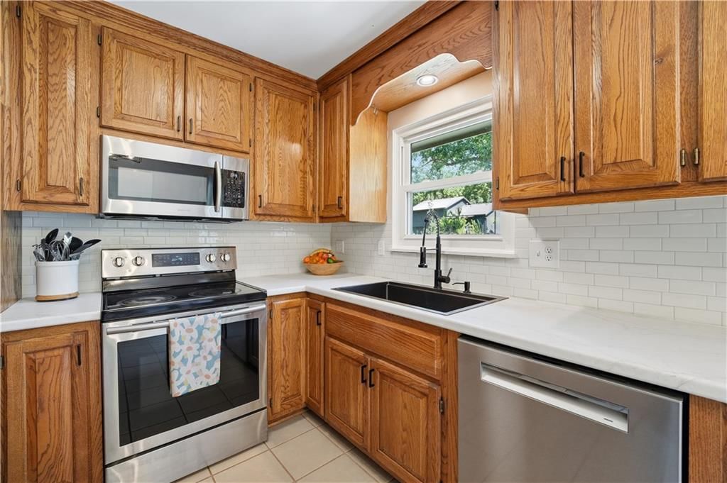 413 SE Annette Street — photo 8