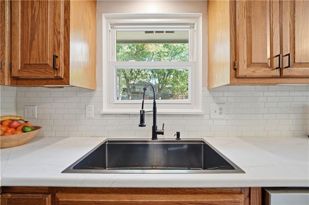 413 SE Annette Street — photo 9
