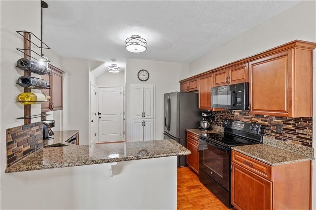 8871 Inkster Street — photo 8