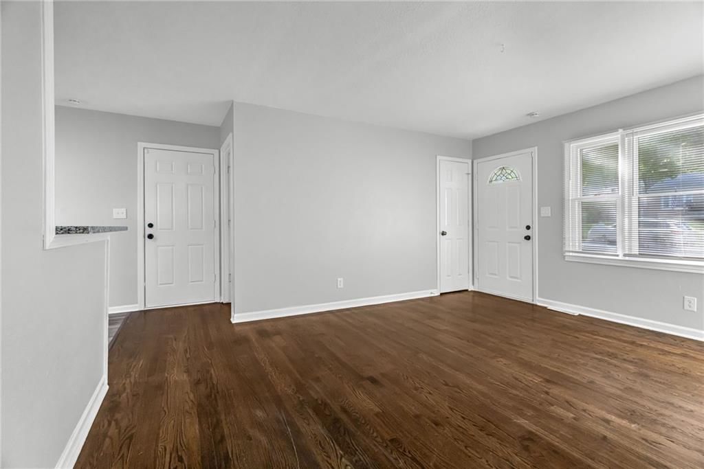 604 W 38th Street — photo 6