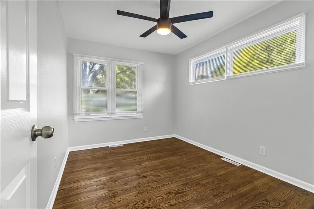 604 W 38th Street — photo 16