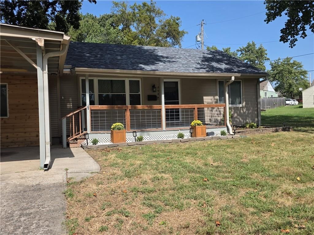 208 SW 5th Street, Lee's Summit, MO: listing photo 2
