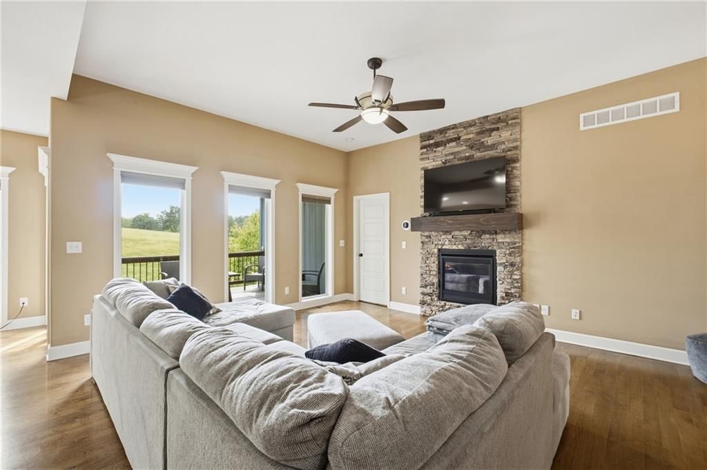 807 SW Mill Creek Court — photo 6