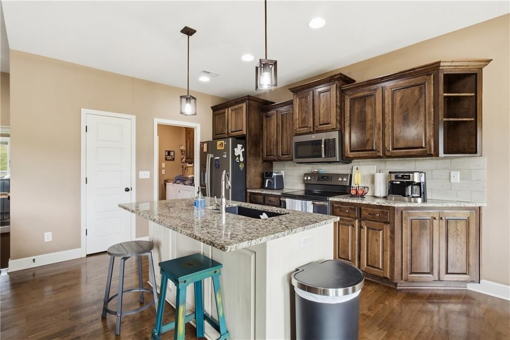 807 SW Mill Creek Court — photo 10