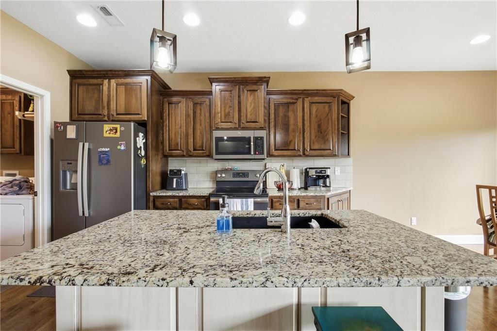 807 SW Mill Creek Court — photo 11