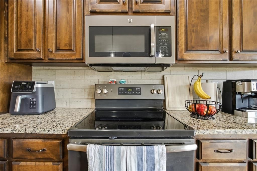 807 SW Mill Creek Court — photo 13