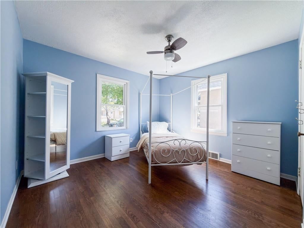 Photo 12 of 22 - 1007 E 22nd Avenue, North Kansas City, MO 64116
