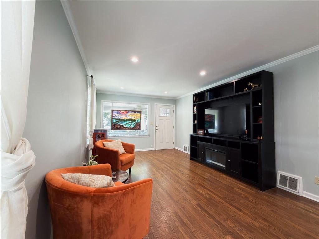 Photo 4 of 22 - 1007 E 22nd Avenue, North Kansas City, MO 64116