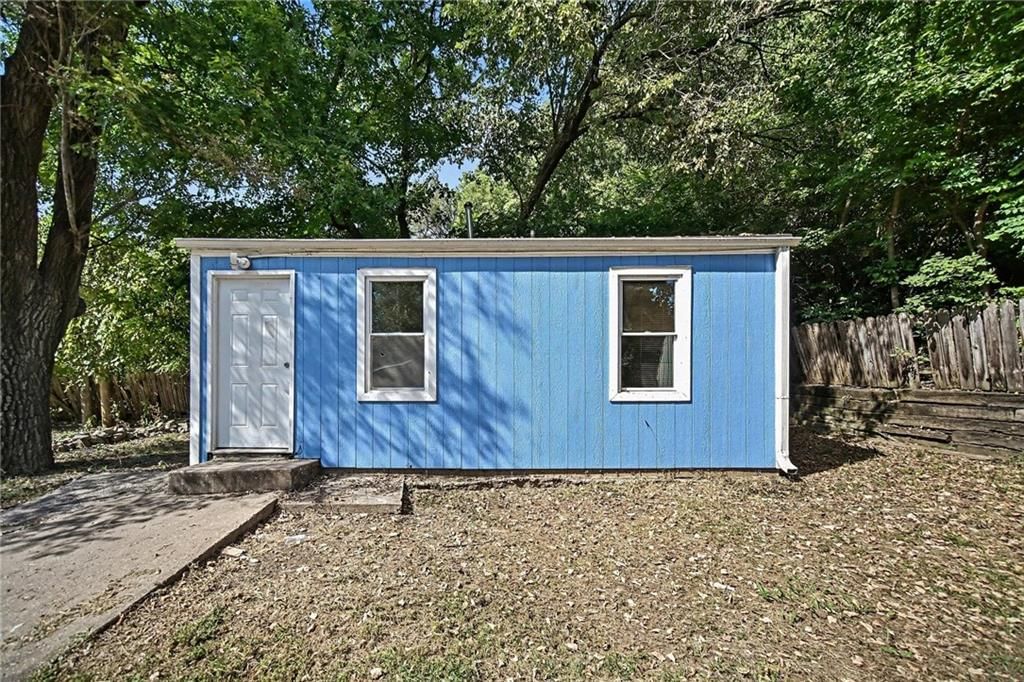 2449 S 12th Terrace — photo 16