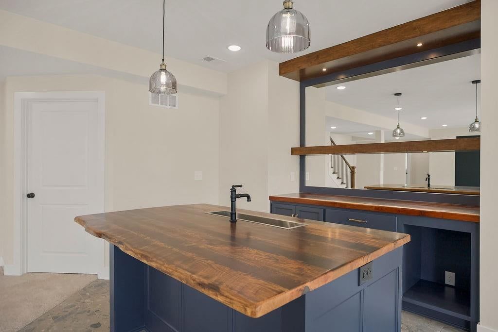 17521 Manor Street — photo 33