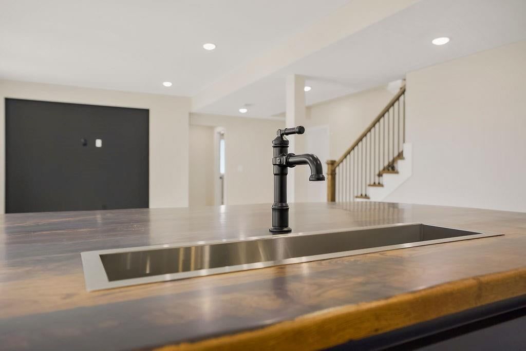 17521 Manor Street — photo 35