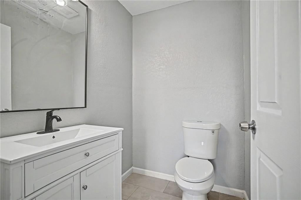 2306 N Hallock Street — photo 9
