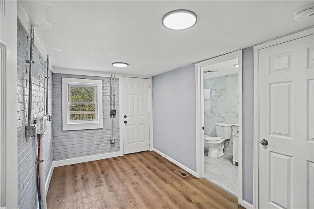 2306 N Hallock Street — photo 12
