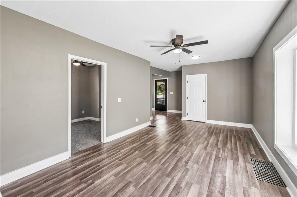 1500 S Maywood Avenue — photo 8