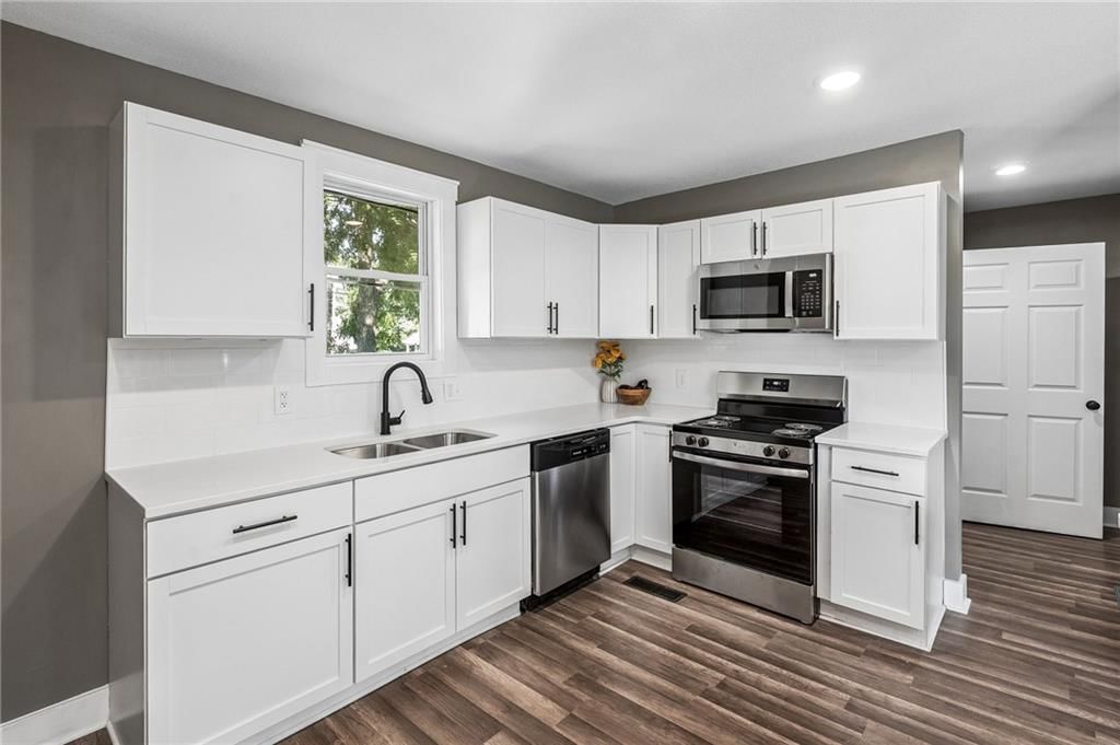 1500 S Maywood Avenue — photo 13
