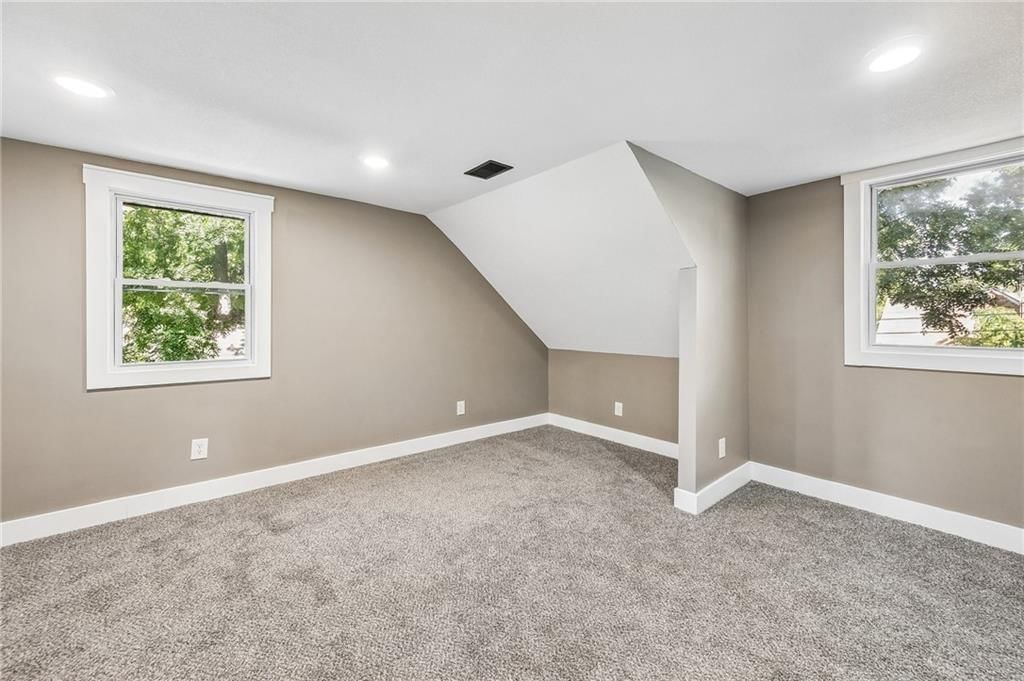 1500 S Maywood Avenue — photo 14