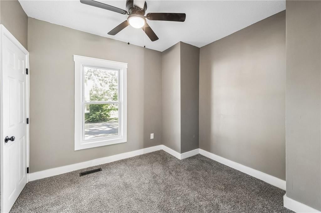 1500 S Maywood Avenue — photo 18
