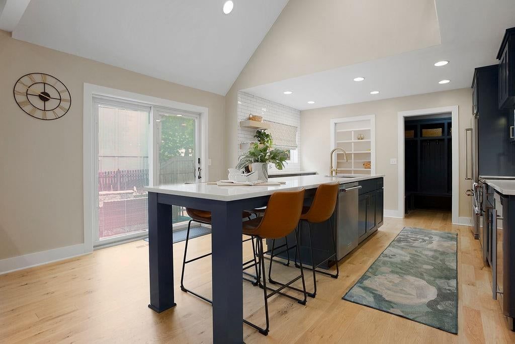 11421 Carter Street — photo 8