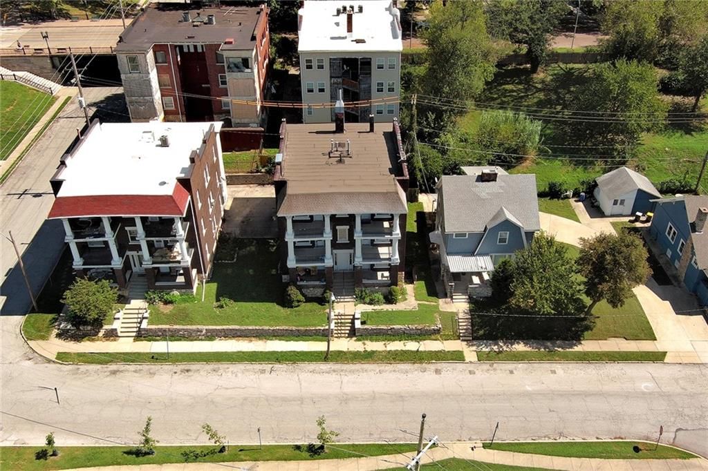 305 Bellefontaine Avenue — photo 21