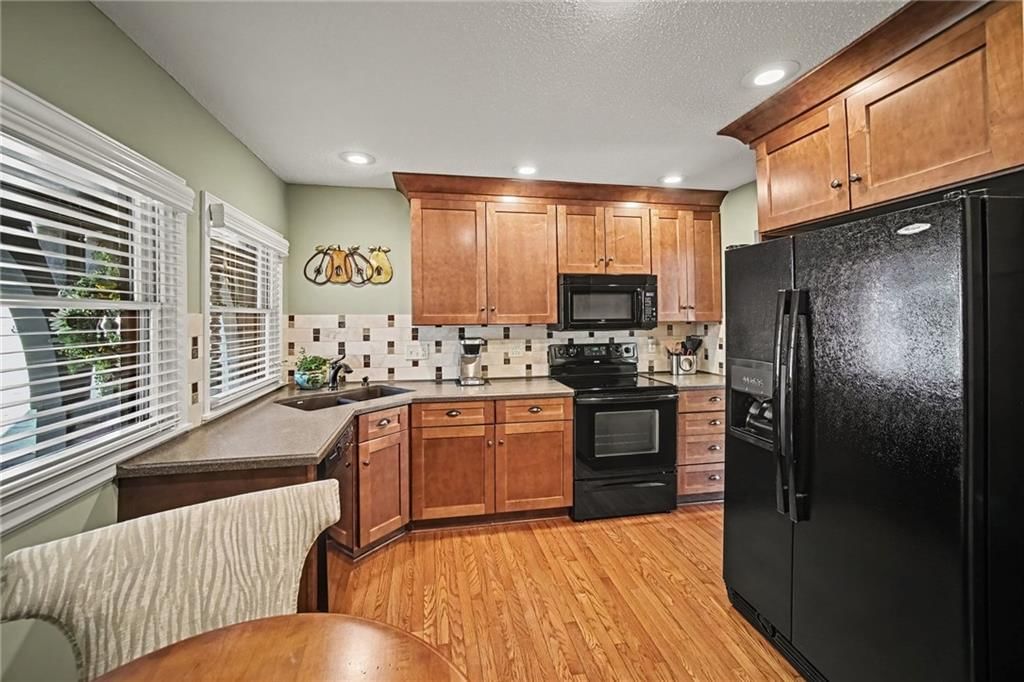 10237 Foster Street — photo 7