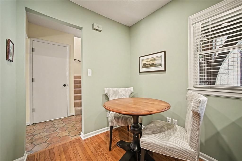 10237 Foster Street — photo 9