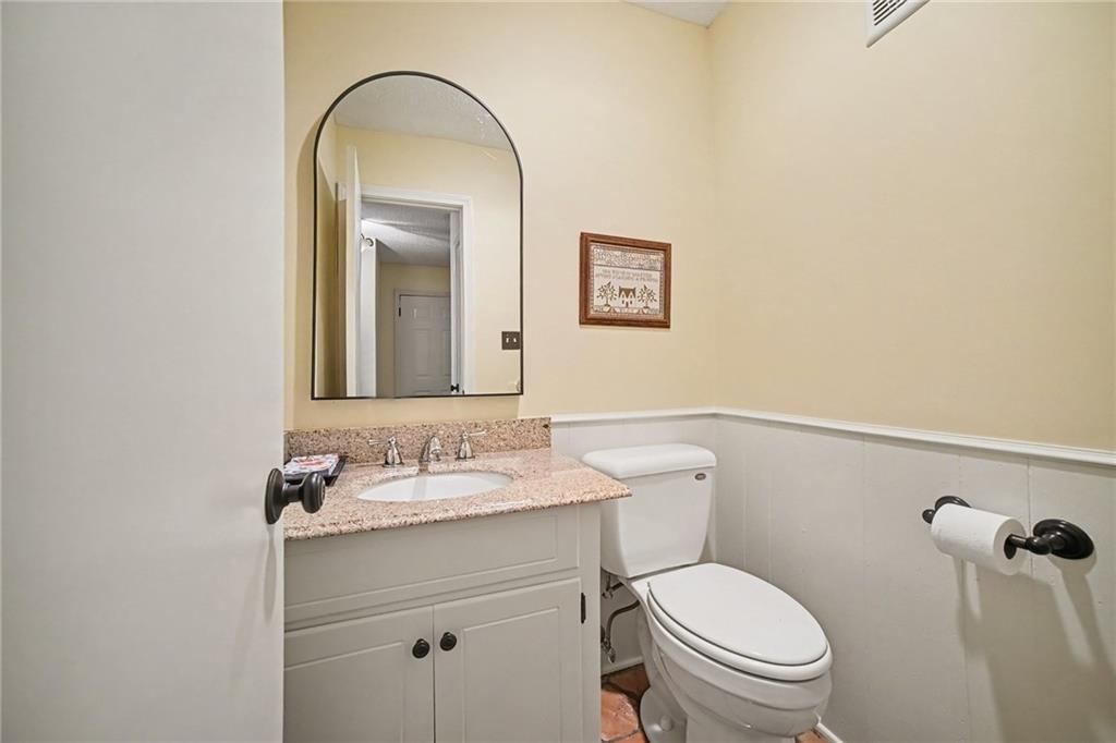 10237 Foster Street — photo 10