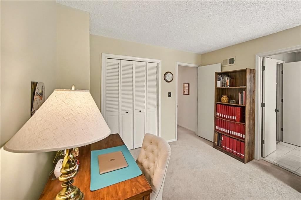 10237 Foster Street — photo 16